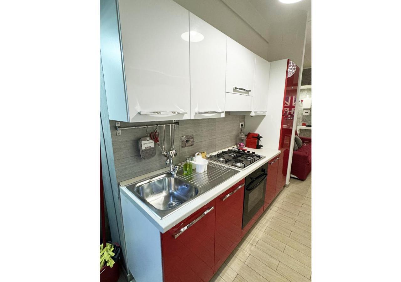 Apartmán Ross House - Metro B Řím Exteriér fotografie